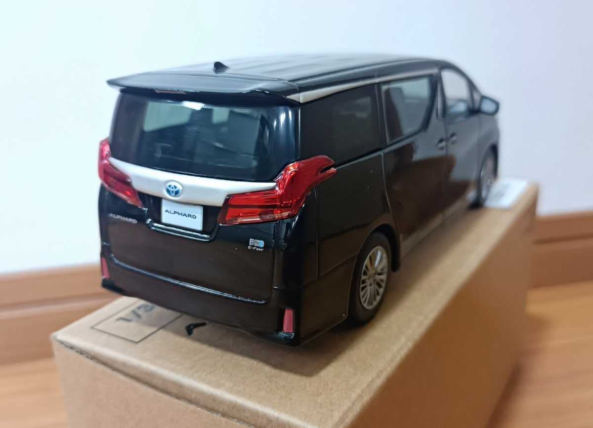 Amazon.co.jp: トヨタ アルファード 1/30 カラーサンプル